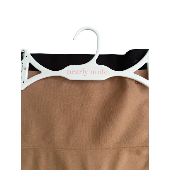 NEARLY NUDE Set of 2 Shaping Seamless Shorts Size Medium NEW NWOT - Picture 3 of 5